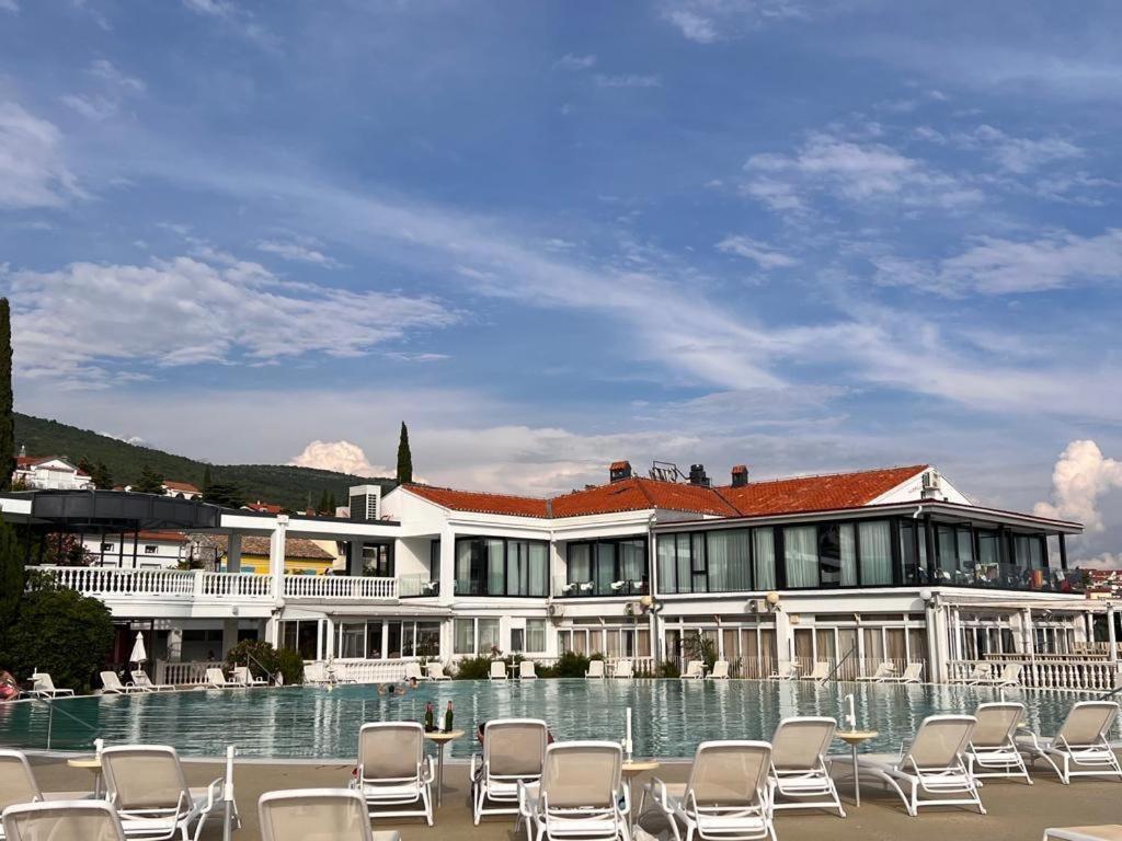 Hotel Millenium Deluxe Selce Exterior foto